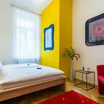 Victor Apartment *
